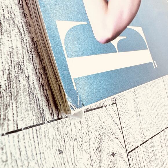 ELLE Magazine April 2024 - Nicole Kidman Cover - UNREAD - Picture 14 of 15